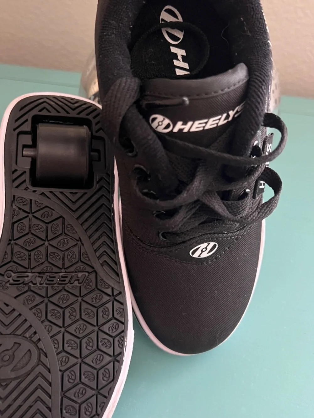 Boy’s Heely tennis Shoes